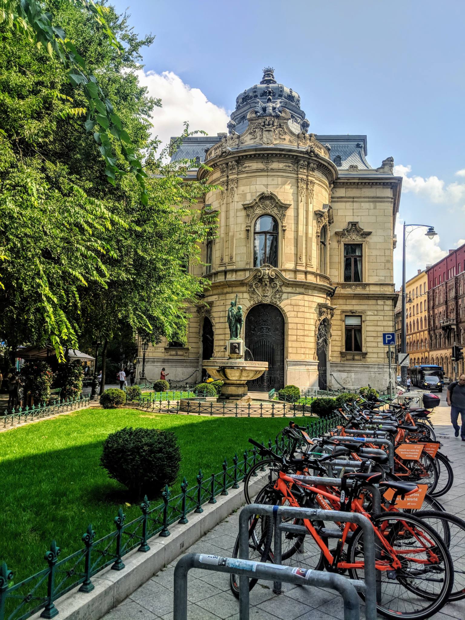 12 Ridiculously Awesome Hidden Gems in Budapest 2