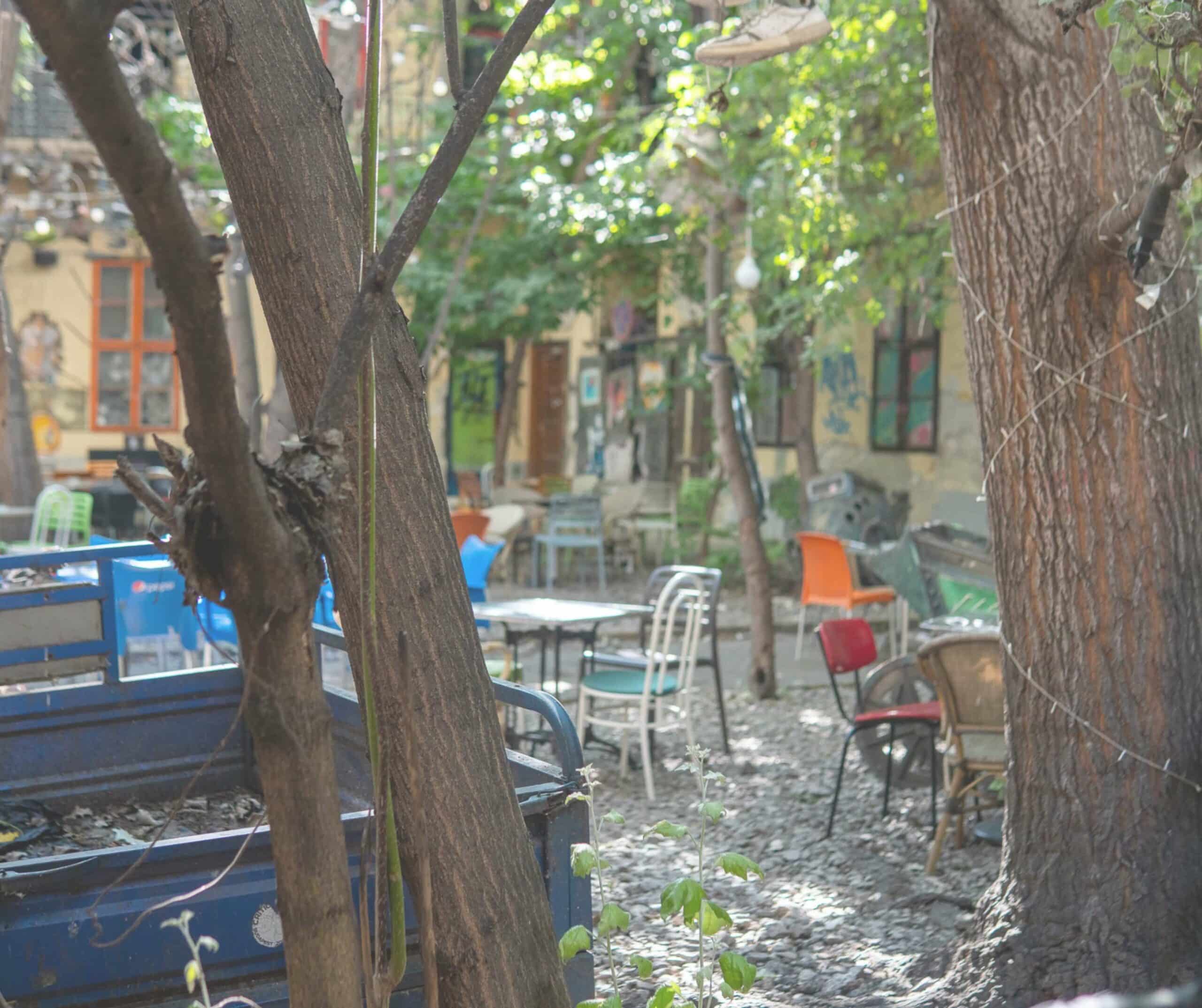 alternative budapest walking tour
